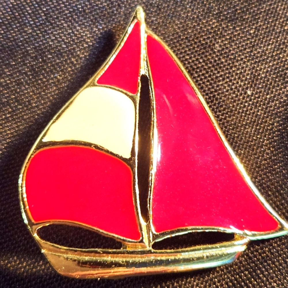 Vintage Goldtone Red White Enamel Sailboat Brooch Pin Nautical Sailing Boating